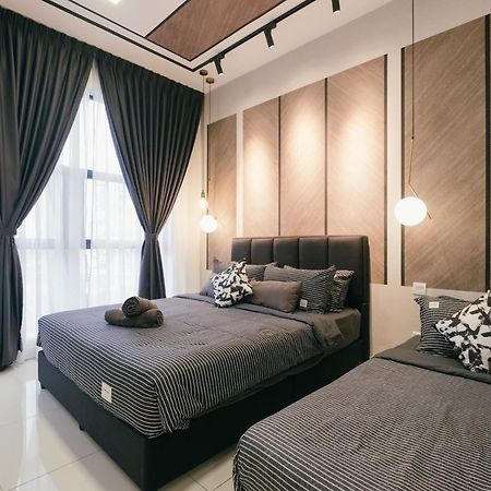 Appartamento Arte Mont Kiara 3Pax Jacuzzi Pool Gym Near Mitec Matrade Kuala Lumpur Esterno foto