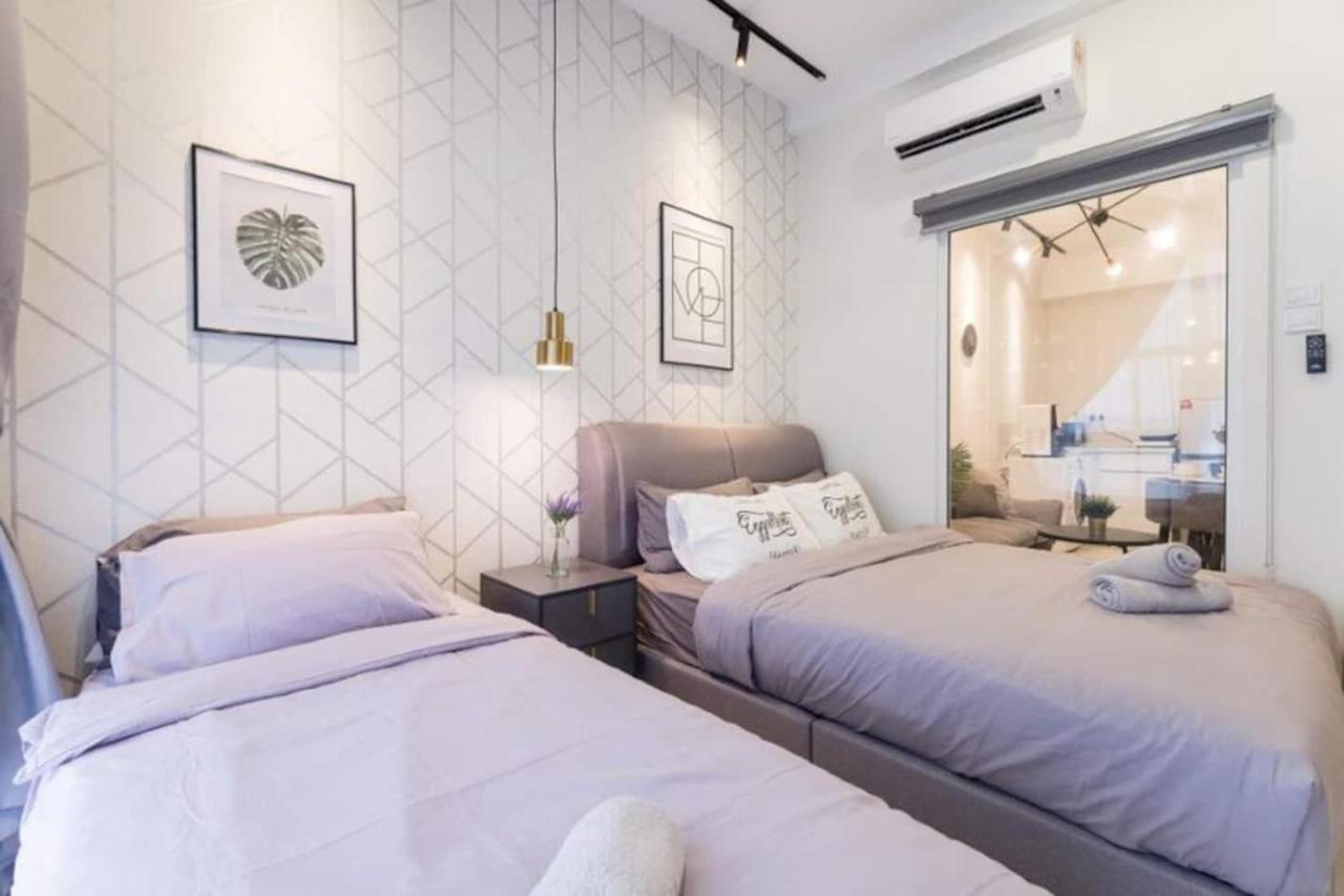 Appartamento Arte Mont Kiara 3Pax Jacuzzi Pool Gym Near Mitec Matrade Kuala Lumpur Esterno foto