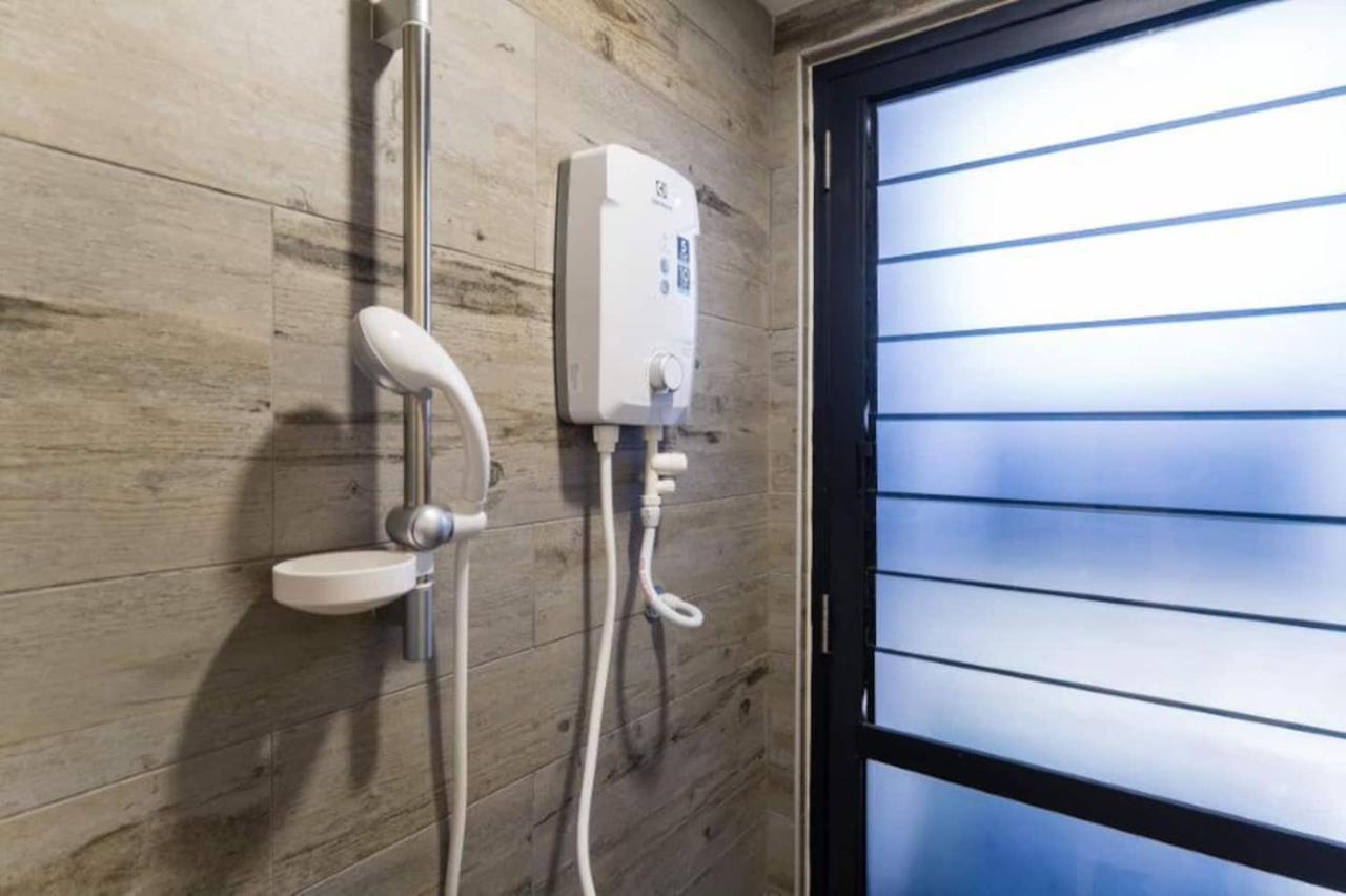 Appartamento Arte Mont Kiara 3Pax Jacuzzi Pool Gym Near Mitec Matrade Kuala Lumpur Esterno foto