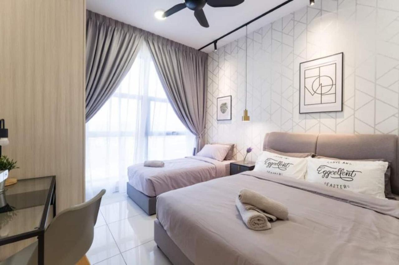 Appartamento Arte Mont Kiara 3Pax Jacuzzi Pool Gym Near Mitec Matrade Kuala Lumpur Esterno foto