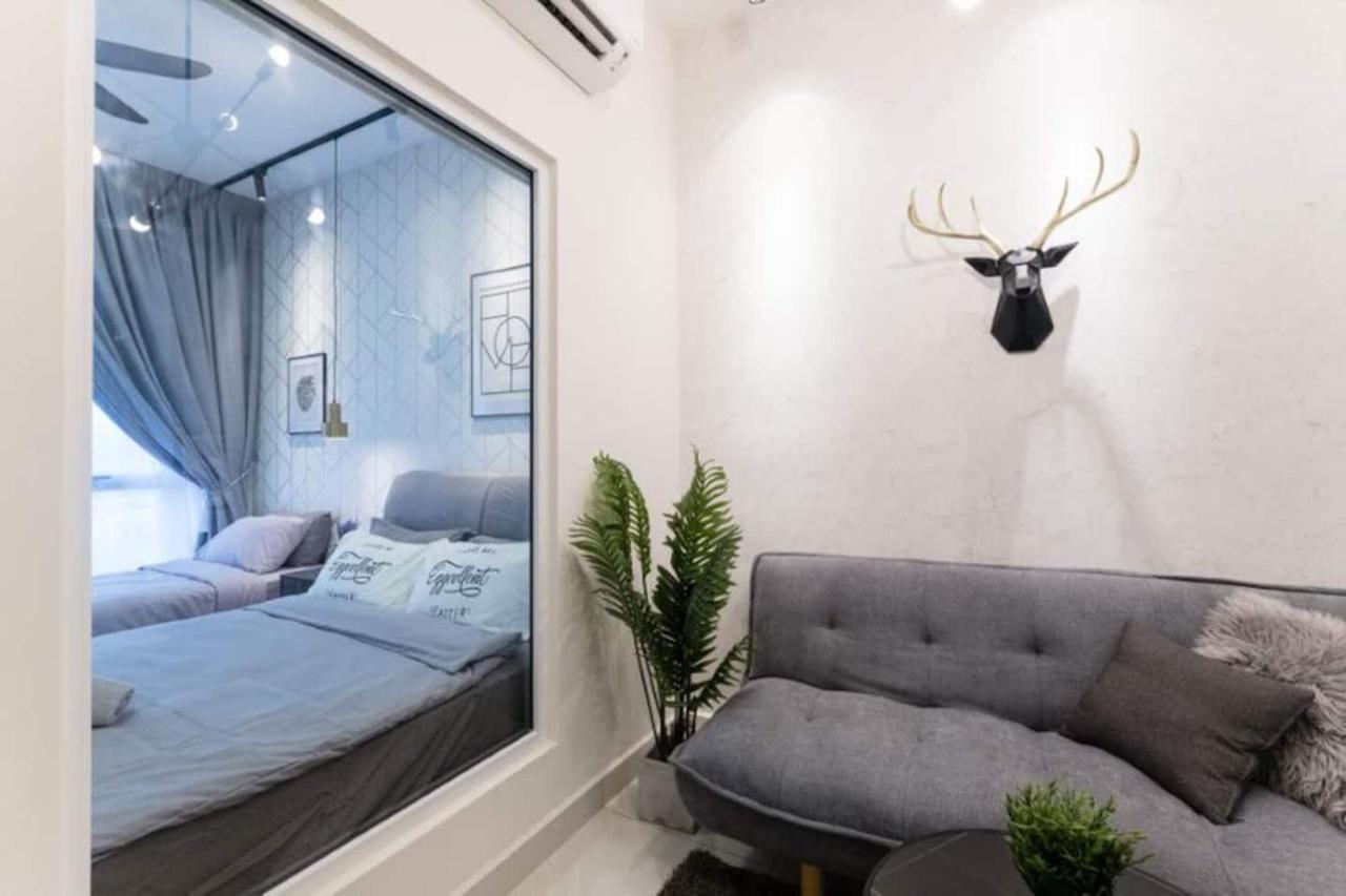 Appartamento Arte Mont Kiara 3Pax Jacuzzi Pool Gym Near Mitec Matrade Kuala Lumpur Esterno foto