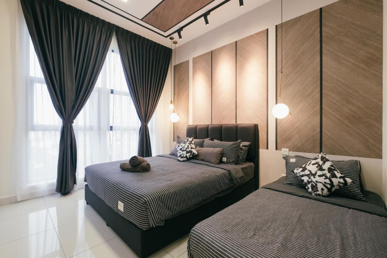 Appartamento Arte Mont Kiara 3Pax Jacuzzi Pool Gym Near Mitec Matrade Kuala Lumpur Esterno foto