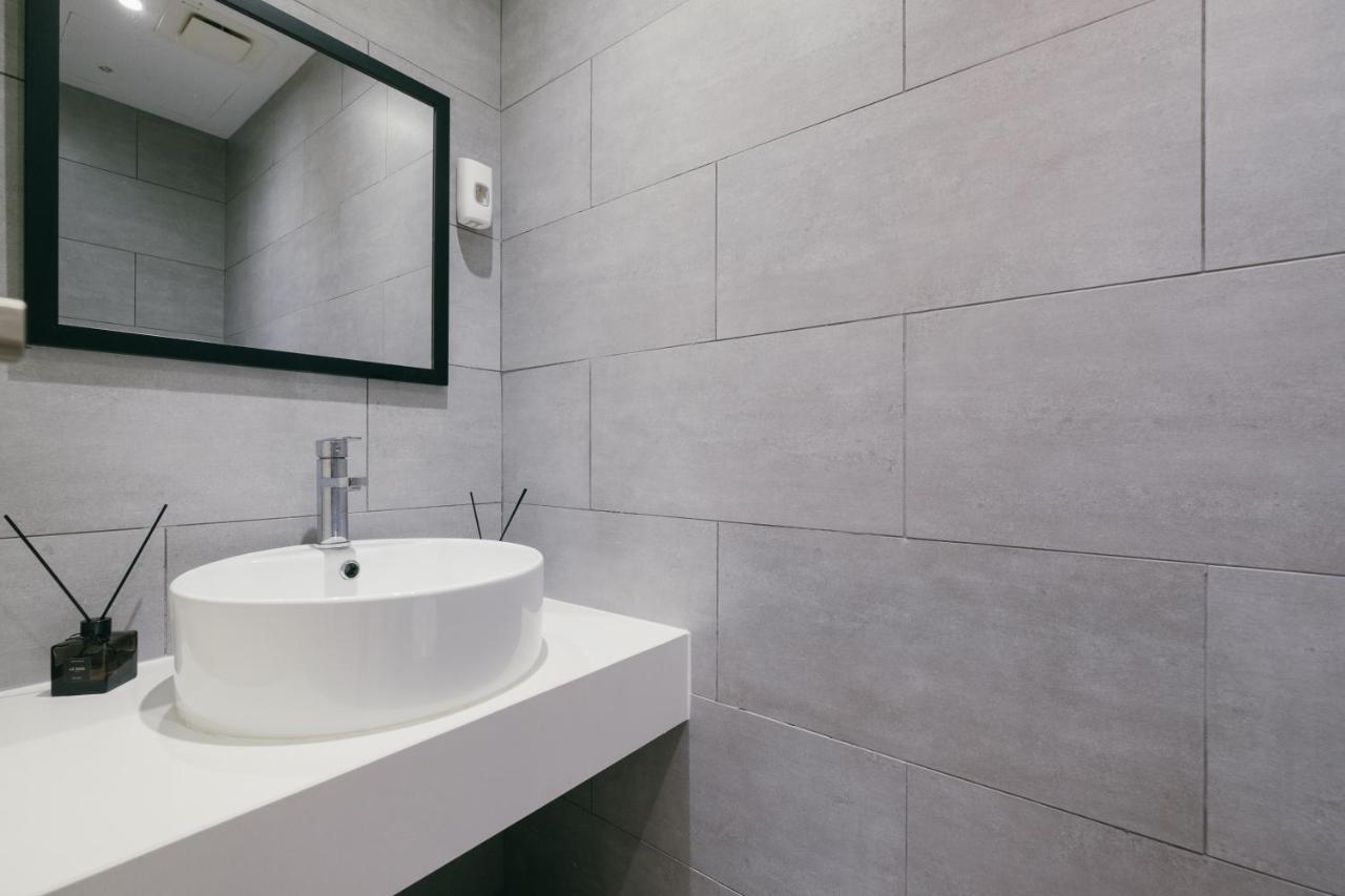 Appartamento Arte Mont Kiara 3Pax Jacuzzi Pool Gym Near Mitec Matrade Kuala Lumpur Esterno foto