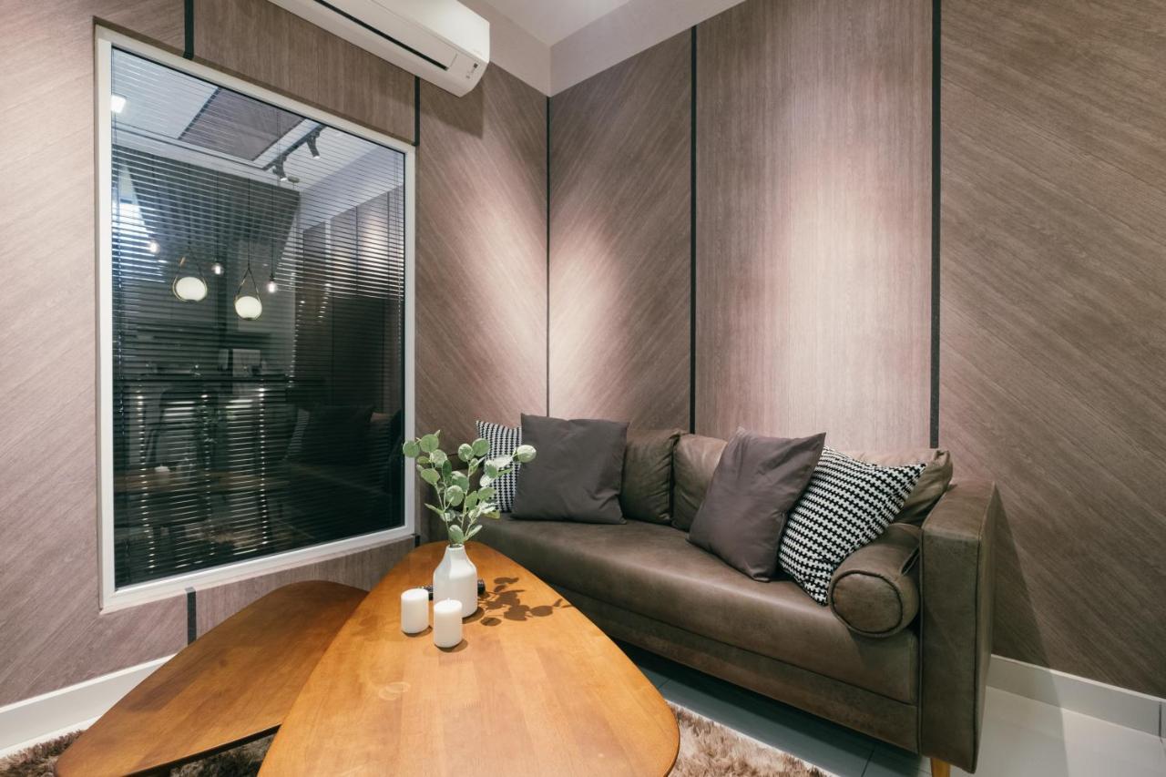 Appartamento Arte Mont Kiara 3Pax Jacuzzi Pool Gym Near Mitec Matrade Kuala Lumpur Esterno foto